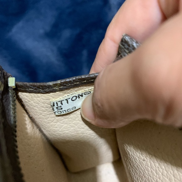 Vintage Louis Vuitton Toiletry 15 in Monogram - Picture 6 of 10
